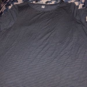🎉 Old Navy Luxe blue & white striped shirt sleeve